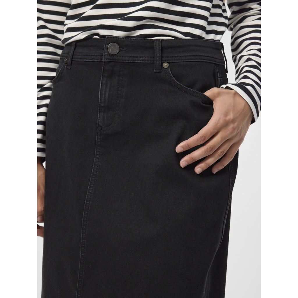 Neo Skirt